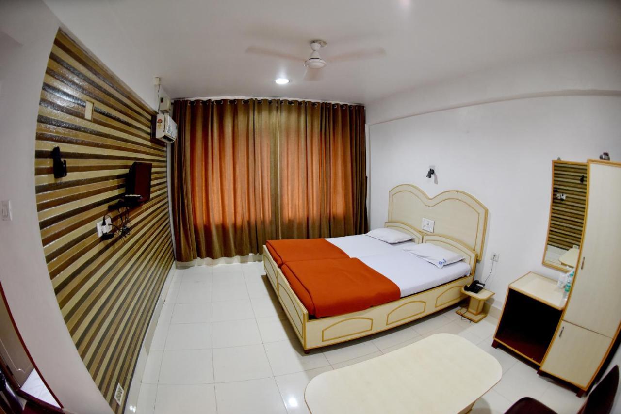 Hotel Sharada International Udupi Extérieur photo