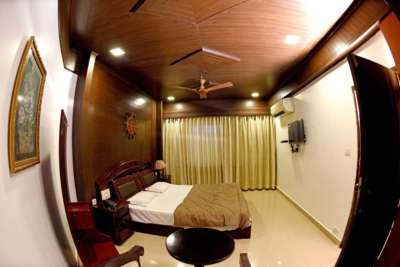 Hotel Sharada International Udupi Extérieur photo