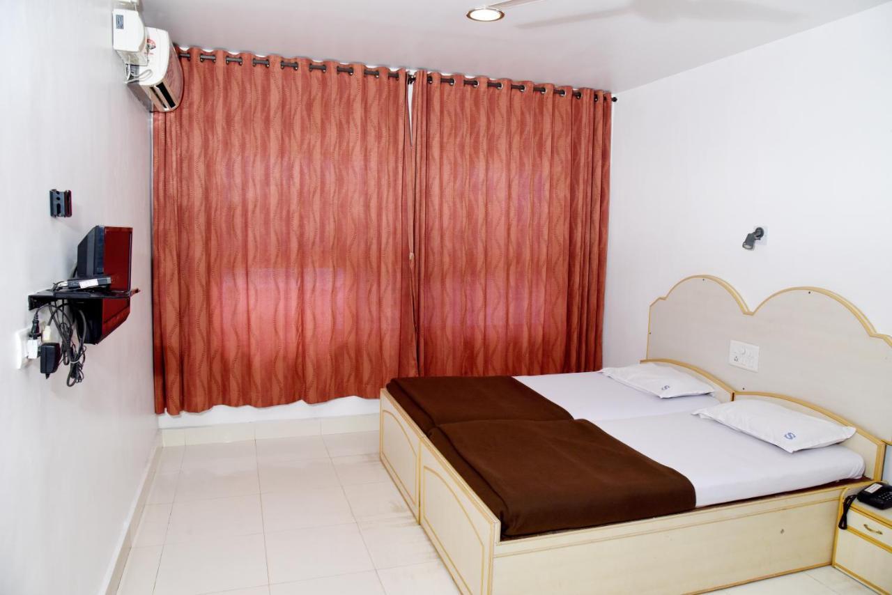 Hotel Sharada International Udupi Extérieur photo
