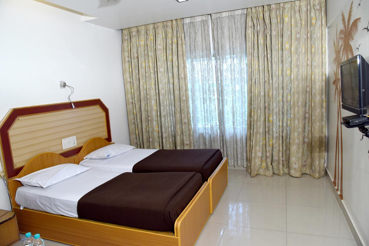 Hotel Sharada International Udupi Extérieur photo